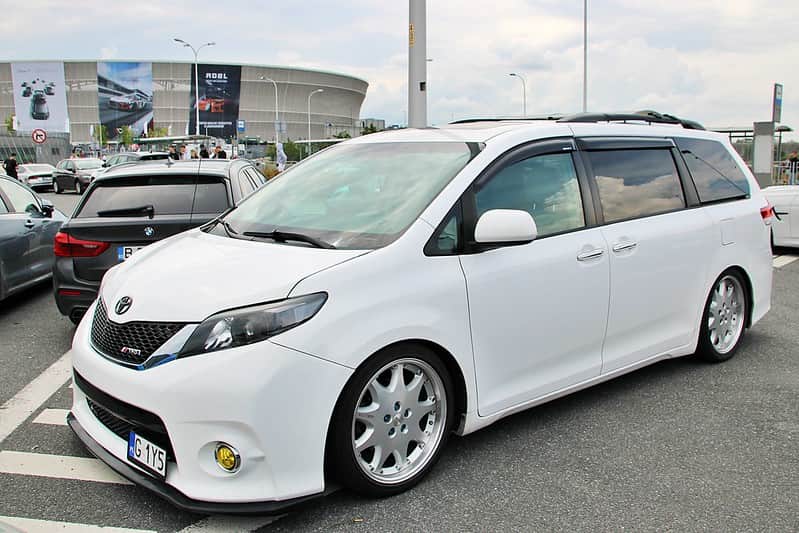 Toyota Sienna – Radość z Jazdy dla Rodziny
