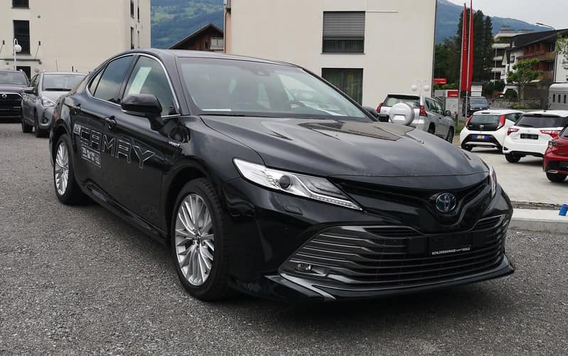 Toyota Camry – Połączenie Wydajności i Komfortu