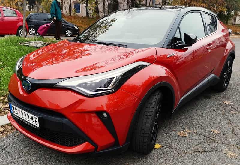 Toyota C-HR - pierwsza i druga generacja! Co nowego w 2023?