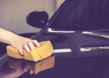 Jak zachować blask auta? Pielęgnacja samochodu krok po kroku