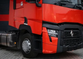 Międzynarodowy transport ładunków: jak zminimalizować straty i opóźnienia?