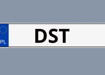 DST rejestracja samochodu, fot. tablicy: a.lapunik@gmail.com, create.vista.com