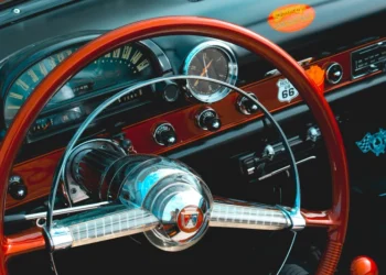 Samochody ze Stanów: Zalety i wady pojazdów zza oceanu