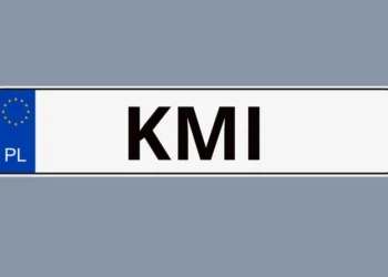 KMI rejestracja samochodu, fot. tablicy: a.lapunik@gmail.com, create.vista.com