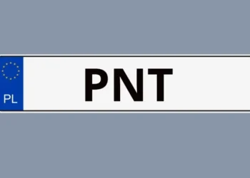 PNT rejestracja samochodu, fot. tablicy: a.lapunik@gmail.com, create.vista.com